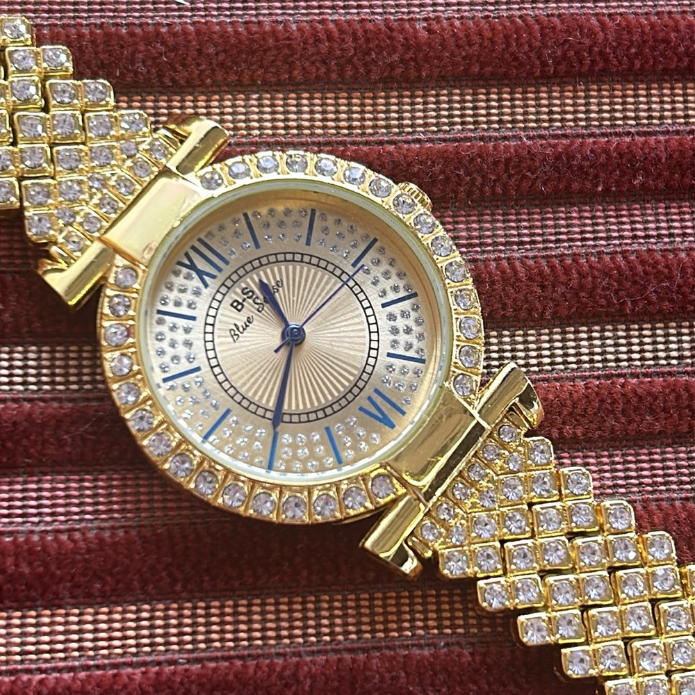 “BLINGY” Watch - Picture 2 of 5